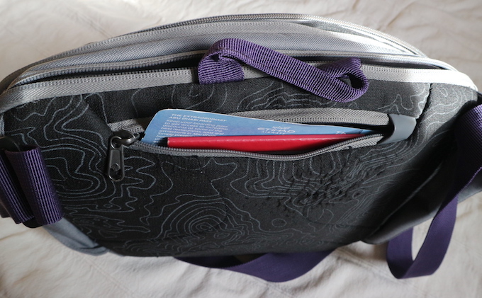 Eagle creek wayfinder shoulder bag. Best travel bag.