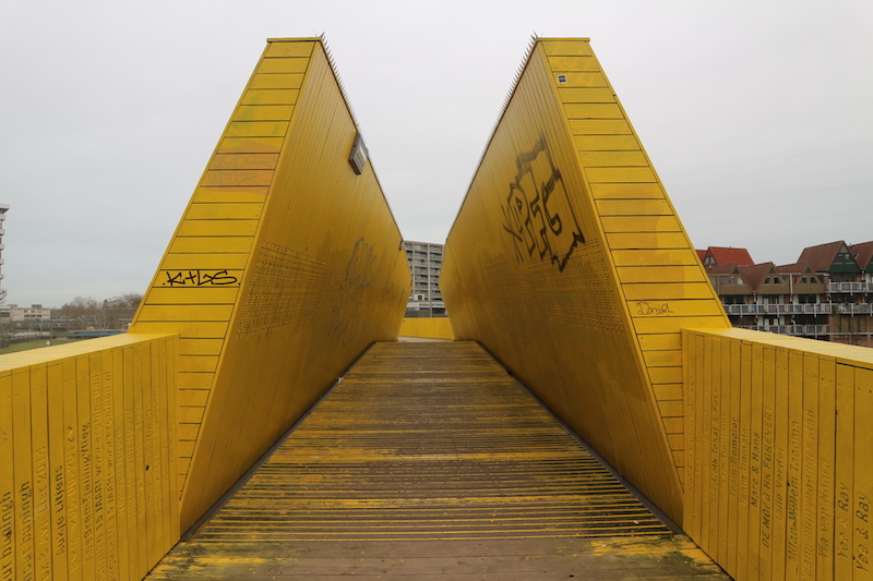 The Luchtsingel bridge. Visit Rotterdam.