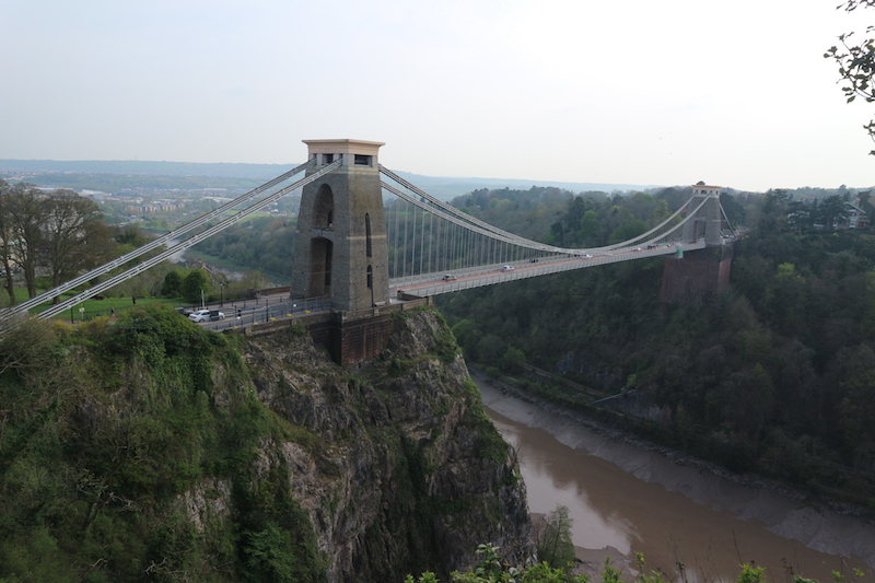 Clifton suspension bridge. Bristol travel guide.