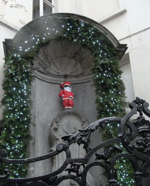 Manneken piss in Santa costume. 